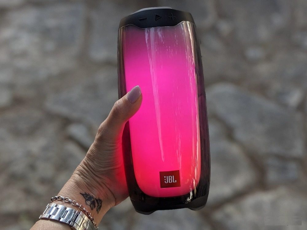 Caixa de Som Portátil JBL Pulse 4 Com Luzes A Prova D`Agua na Casas Bahia